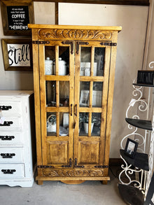  Farmhouse Hutch